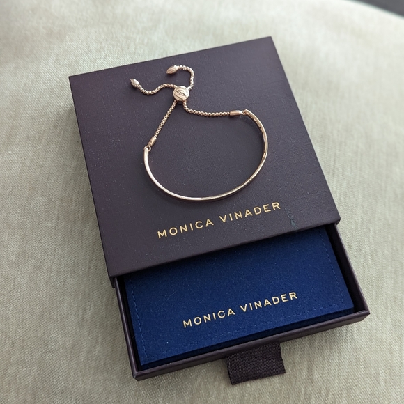 Monica Vinader Fiji Chain Engravable Bracelet - Picture 4 of 8